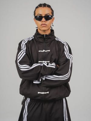 Camibuzo Ondas CHILL azul marino oversize — tela scuba con alamares estilo asiático, zigzags en sesgo aéreo y cierre, streetwear hecho en Colombia