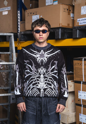 Camibuzo tejido SNK CHILL negro oversize — inspirado en Shingeki no Kyojin con patrón anime gótico, streetwear hecho en Colombia