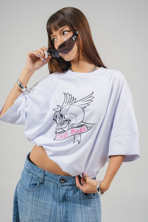 Camiseta CHILL oversize boxy fit blanca — algodón con estampado emo-rap retrato artístico en serigrafía negro y rosa, streetwear hecho en Colombia