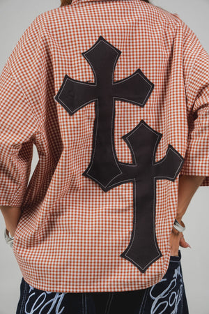 Camisa con alamares Patched cross CHILL boxy fit Terracota cuadros — parches de cruces góticas en gingham, streetwear hecho en Colombia