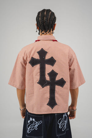 Camisa con alamares Patched cross CHILL boxy fit Terracota cuadros — parches de cruces góticas en gingham, streetwear hecho en Colombia