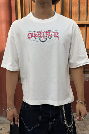 Camiseta CHILL oversize vainilla — algodón peinado 230gr con estampado anime gótico de guerrero alado en serigrafía, streetwear hecho en Colombia