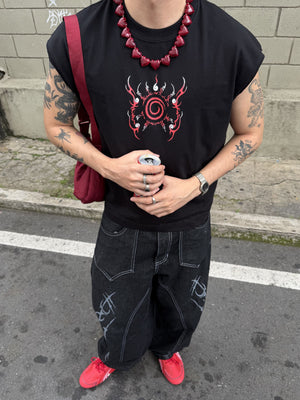 Camiseta CHILL manga sisa negra — algodón con estampado tribal anime ninja en serigrafía y kanjis japoneses, streetwear hecho en Colombia