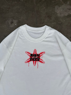 Camiseta Omakase CHILL oversize ivory — algodón peruano 250gr con estampado pulpo y kanjis japoneses en serigrafía rojo y negro, streetwear hecho en Colombia