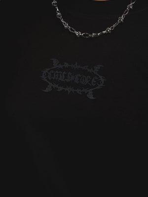 Camiseta Chill core oversized fit negra — algodón peruano 200gr con logo en relieve serigrafía tono sobre tono, streetwear minimalista hecho en Colombia