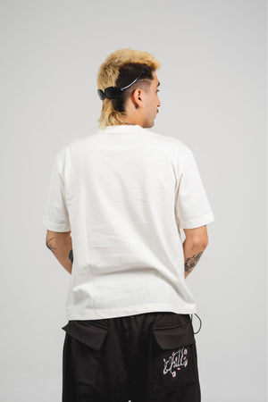Camiseta Chill Spinas oversize blanca — algodón peruano 200gr con logo en relieve serigrafía tono sobre tono, streetwear minimalista hecho en Colombia