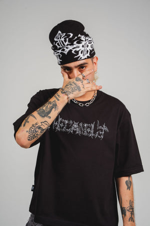 Camiseta The Candle CHILL oversize negra — algodón peruano 250gr con candelabro gótico calaveras en serigrafía alta densidad, streetwear hecho en Colombia