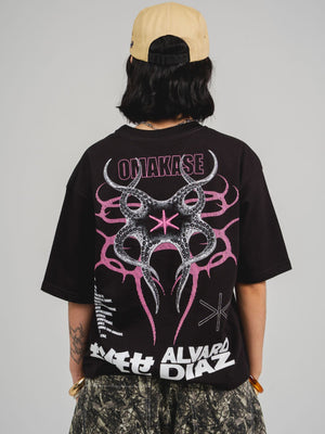 Camiseta Omakase CHILL oversize ivory — algodón peruano 250gr con estampado pulpo y kanjis japoneses en serigrafía rojo y negro, streetwear hecho en Colombia