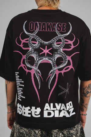 Camiseta Omakase CHILL oversize ivory — algodón peruano 250gr con estampado pulpo y kanjis japoneses en serigrafía rojo y negro, streetwear hecho en Colombia
