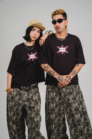 Camiseta Omakase CHILL oversize ivory — algodón peruano 250gr con estampado pulpo y kanjis japoneses en serigrafía rojo y negro, streetwear hecho en Colombia