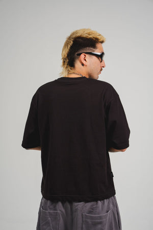 Camiseta Chill core oversized fit negra — algodón peruano 200gr con logo en relieve serigrafía tono sobre tono, streetwear minimalista hecho en Colombia