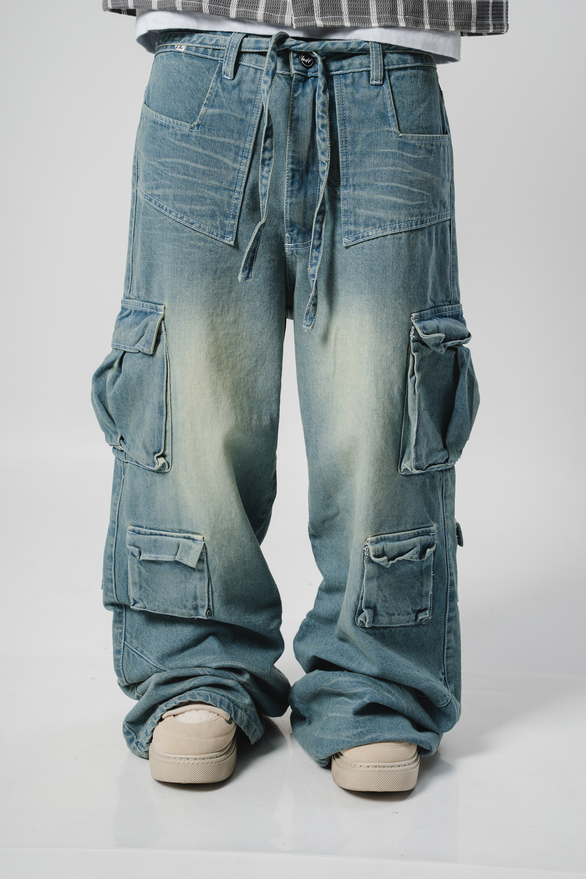 Twisted Cargo Jean
