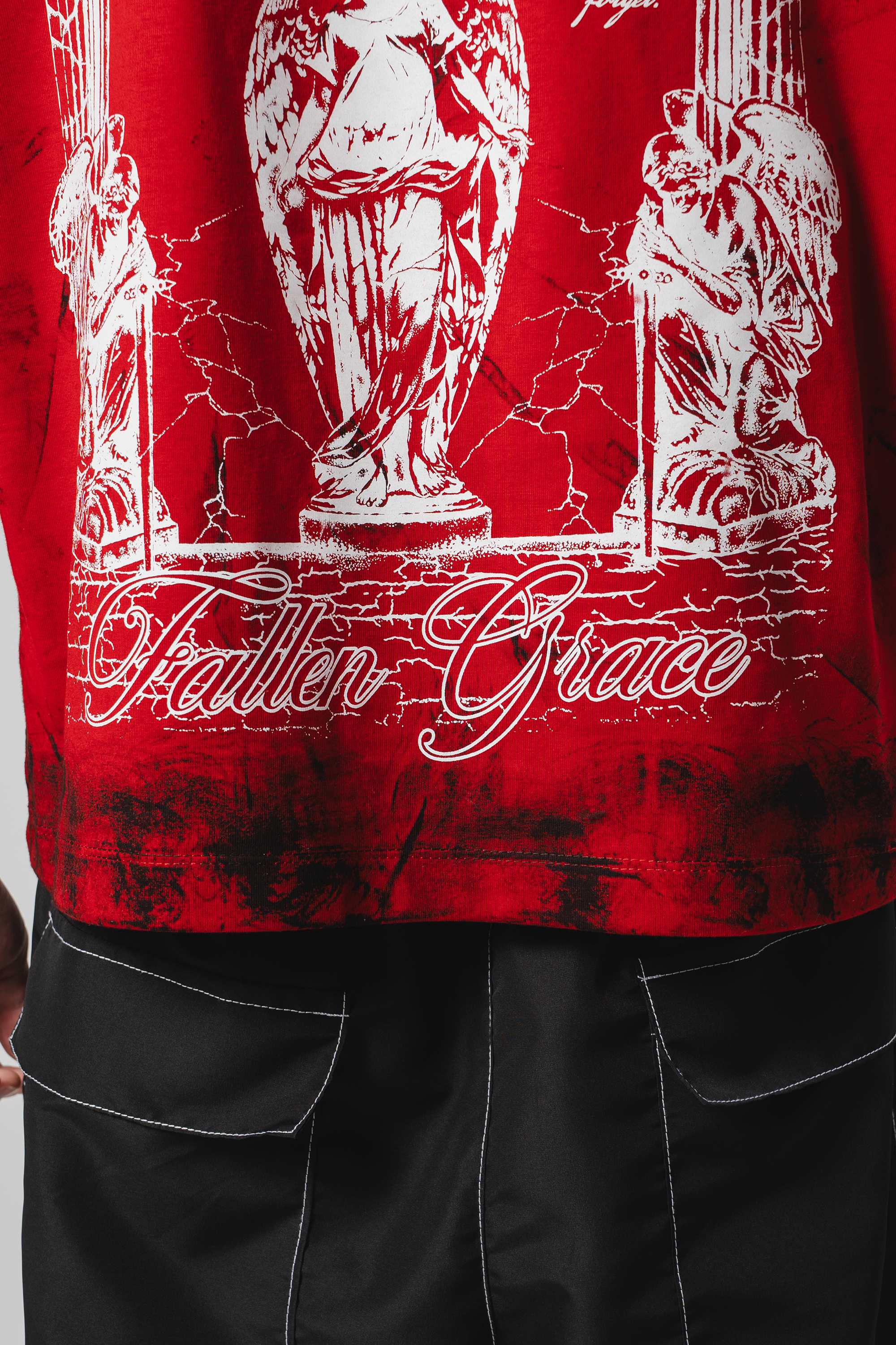 Camiseta Distressed Fallen Grace