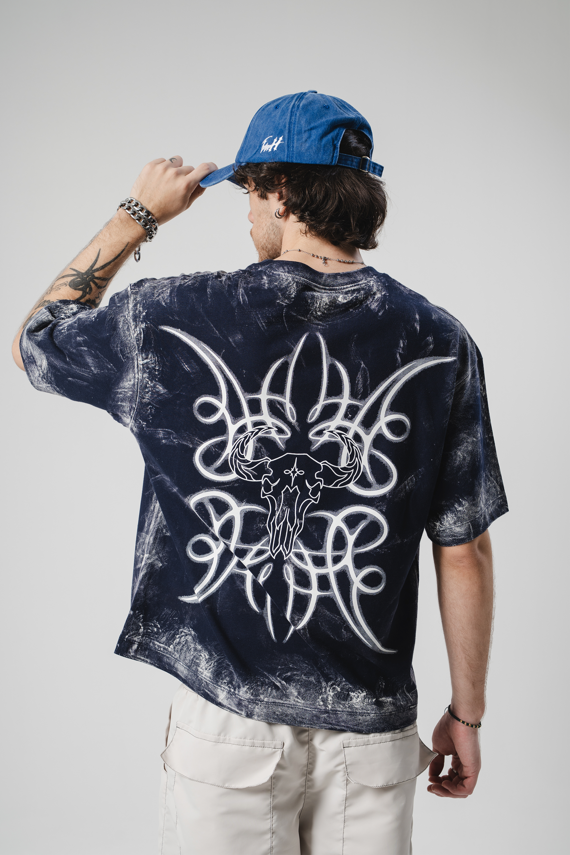 Camiseta Distressed Totem