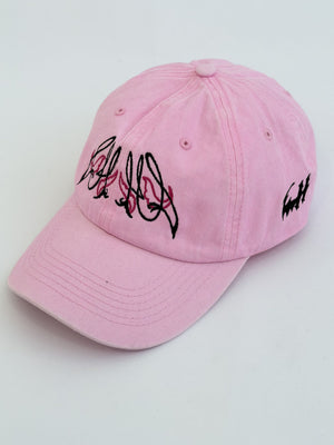 Gorra CHILL Bloom rosa 6 paneles — drill con bordado tribal negro y fucsia, accesorio streetwear hecho en Colombia