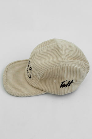 Gorra 5 paneles CHILL pana corduroy hueso — bordado tribal café, accesorio streetwear hecho en Colombia