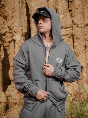 Hoodie Lace CHILL gris oversize 400gr — algodón con doble cierre YKK y detalles raw edge deconstruidos, streetwear hecho en Colombia