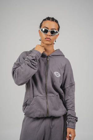 Hoodie Lace CHILL gris oversize 400gr — algodón con doble cierre YKK y detalles raw edge deconstruidos, streetwear hecho en Colombia