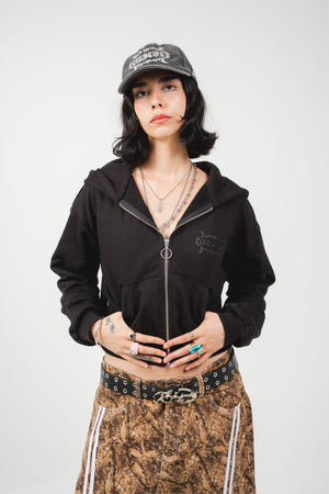 Hoodie con cierre chill core negro cropped 330gr — algodón con logo Chill script en serigrafía, hoodie femenino streetwear hecho en Colombia