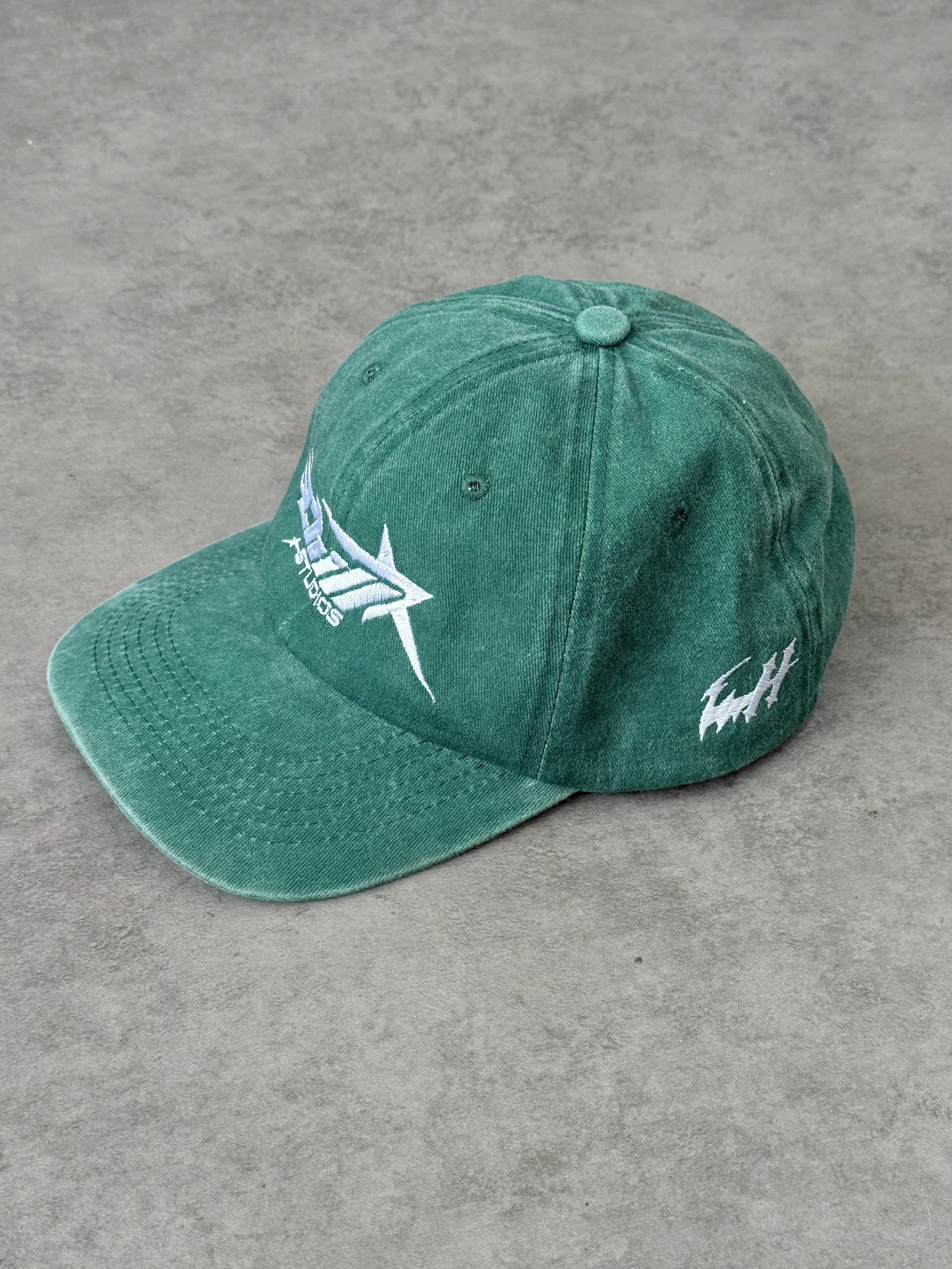 Gorra Washed Reborn Chill Studios