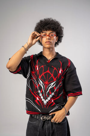 Polo tejido CHILL boxy fit negro berserk — streetwear gótico hecho en Colombia