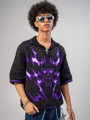 Polo tejido CHILL boxy fit negro con calavera flameada morada — streetwear gótico hecho en Colombia