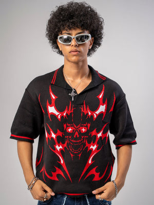 Polo tejido CHILL boxy fit negro con calavera flameada roja — streetwear gótico hecho en Colombia