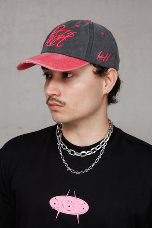 Camiseta regular fit Chill Star CHILL negra unisex — algodón peruano 250gr con logo espinas en serigrafía rosa neón, básico premium streetwear hecho en Colombia