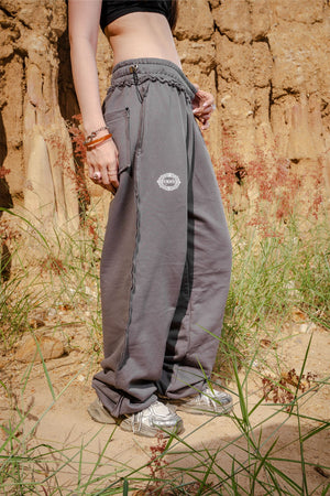 Sudadera Lace CHILL gris baggy 400gr — algodón premium con detalles raw edge deconstruidos y estampado en serigrafía, streetwear hecho en Colombia