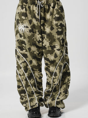 Sudadera Camo CHILL verde baggy — algodón con ribetes blancos y bordado tribal, streetwear hecho en Colombia