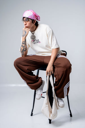 Camiseta boxy fit CHILL — streetwear hecho en Colombia